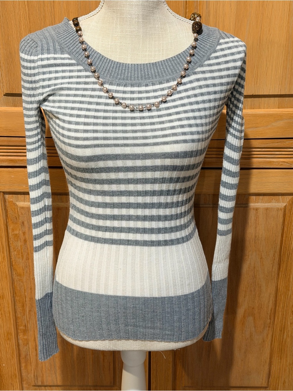 Women Juniors XS Ribbed Fitted Grey & White Striped Sweater Y2K Preppy Stretchy